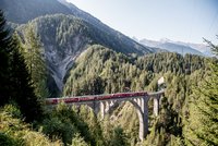 Graubünden Hop on Hop off: Mit dem Zug durchs Welterbe